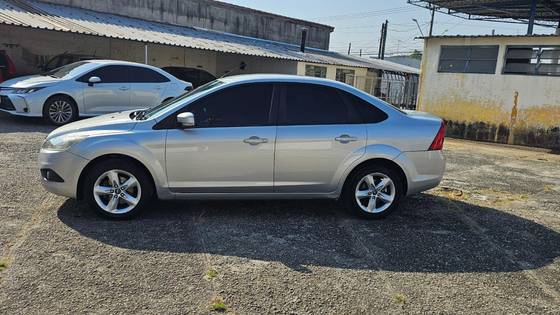 FORD FOCUS 2.0 GLX SEDAN 16V FLEX 4P AUTOMÁTICO